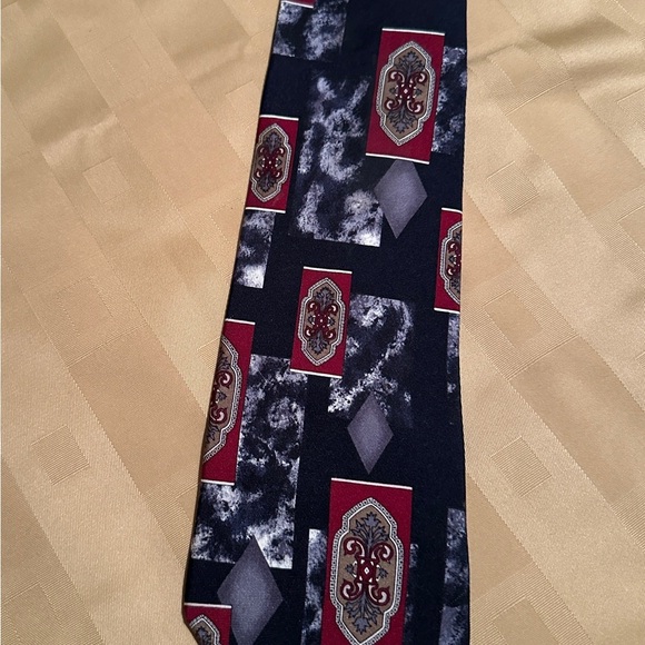 Keith Danials Elegant Navy and Red Patterned Tie‎ All Silk Made in USA - Picture 2 of 5